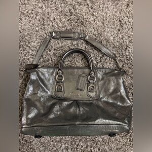 Coach Metallic Gray Women's Bag, in great conditions worn like 2 times.